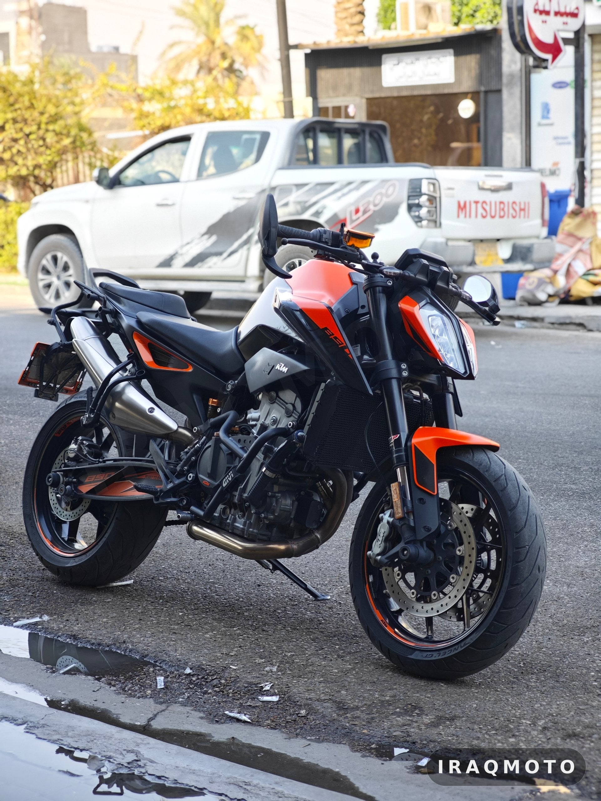 KTM Duke 890