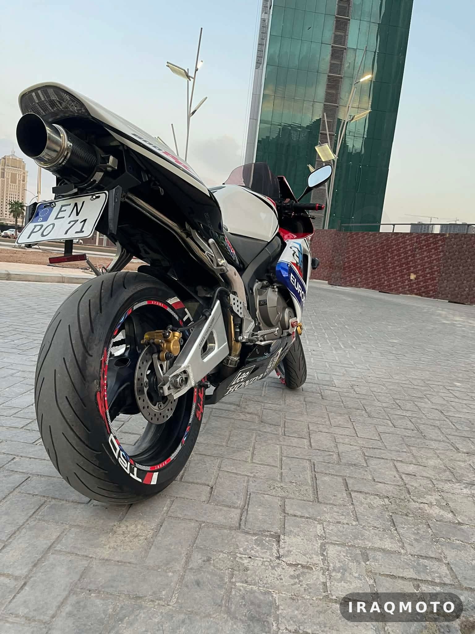 Honda CBR 600RR 2005 4