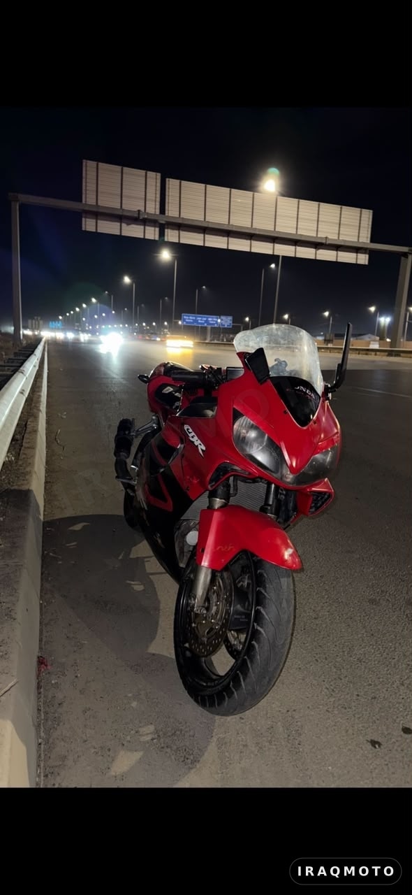 Honda CBR 600 F4I 2004 1