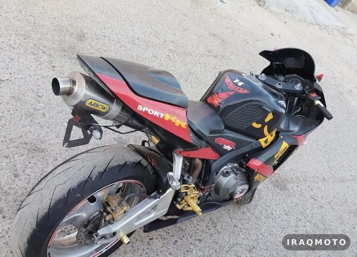 Honda CBR 600RR 2006 4